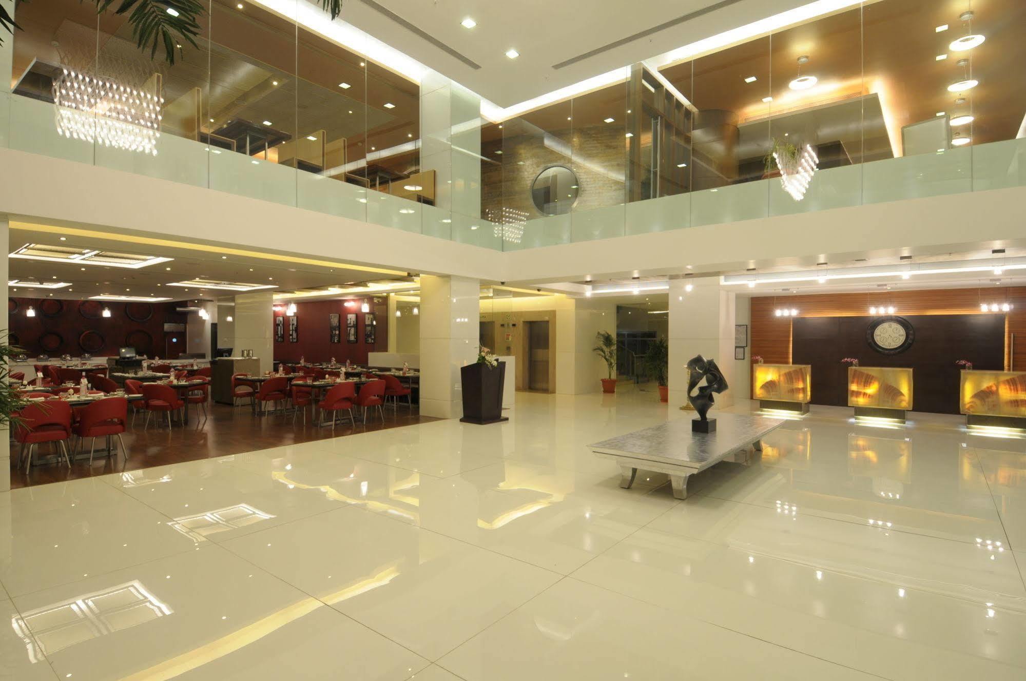 Welcomhotel By Itc Hotels, Ashram Road, Αχμπανταμπάντ Εξωτερικό φωτογραφία